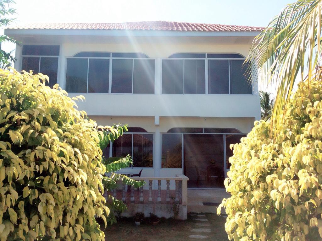 Oslob Garden Stay Beach Resort ภายนอก รูปภาพ